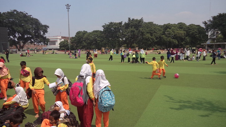Religious Bandung II: The champion arrives